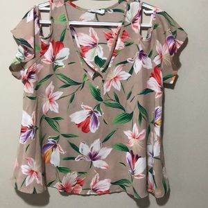 Lush medium Hawaiian patterned top